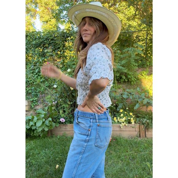 Smocked Prairie Crop Top – Vintage-Inspired Floral - Picture 6 of 8